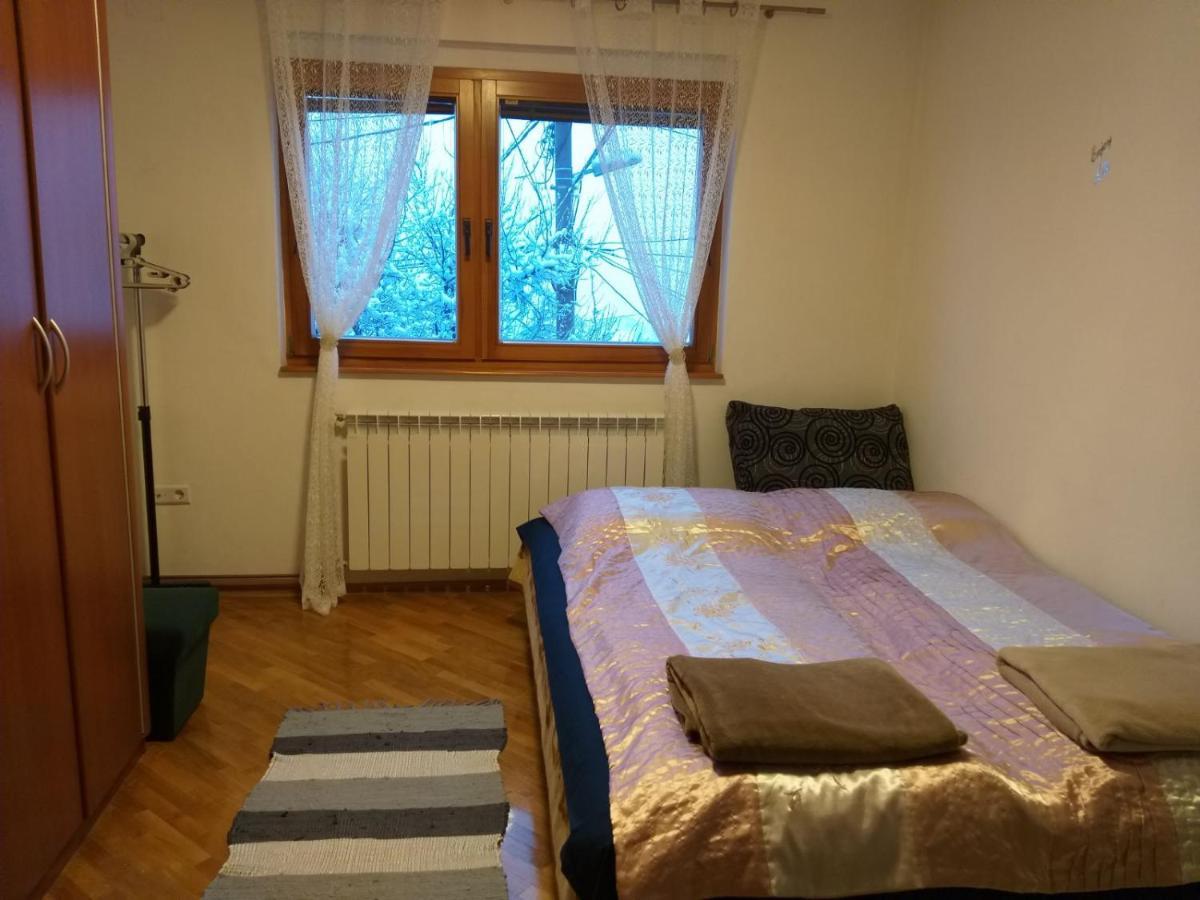 Apartman Sa Garazom I Internetom SJJ Eksteriør billede